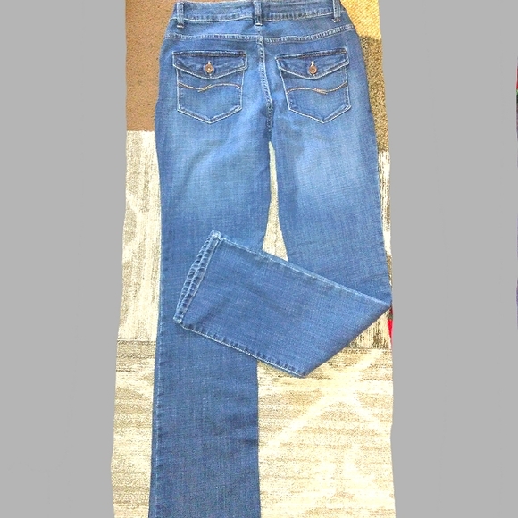 Like New LEE'S Platinum Label Curvy Fit Bootcut/Flare Jeans - Picture 11 of 16